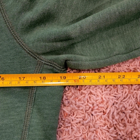 Hollister Sweatshirt - Picture 3 of 5